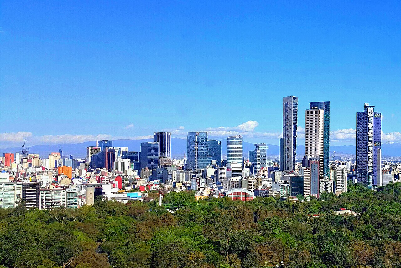 Vista del Paseo de la Reforma en la Ciudad de México